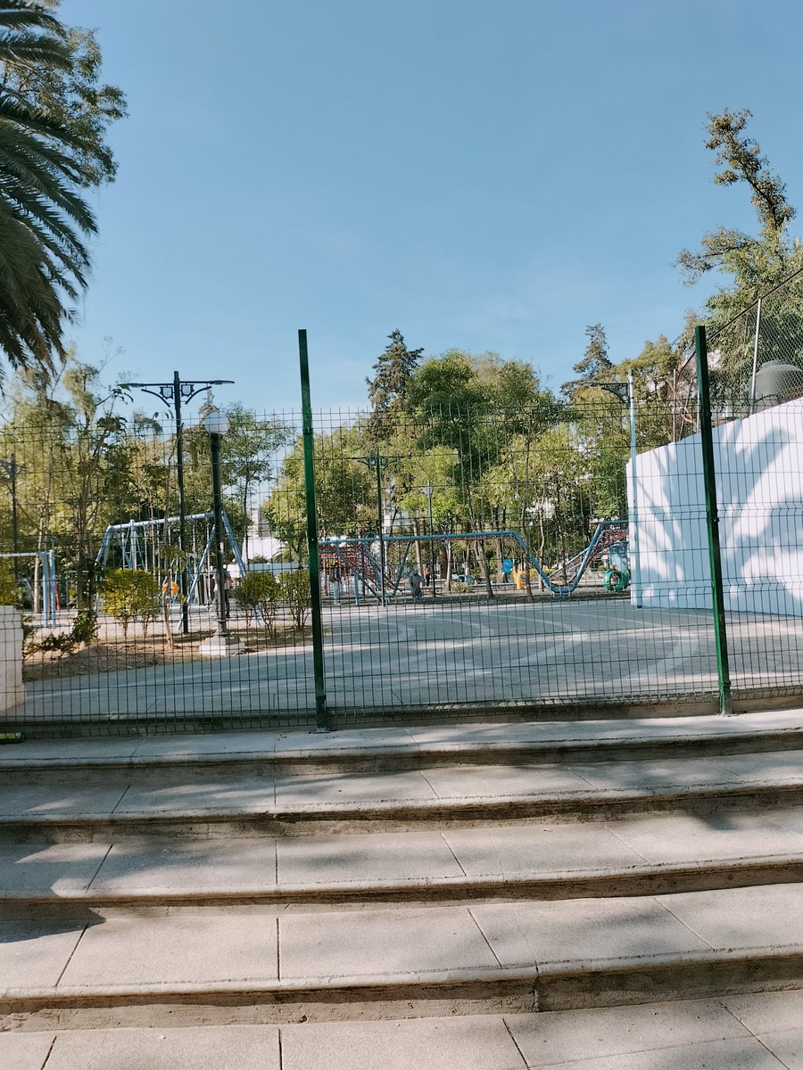 ExploradoresCd's tweet photo. 🚨Lo que le hizo @SandraCuevas_ al #JardínPushkin en la @AlcCuauhtemocMx va en contraposición de la seguridad🚨
#HackeandoLaCiudad   

Aquí puedes ver el mapeo 👉🏾🗺️ https://t.co/M7EAxD4lM0

Abrimos 🧶1/13 para explicar el porqué 🧐👇🏾

Créditos de las fotos @ElBarbonEse https://t.co/CgmA1lAkbs