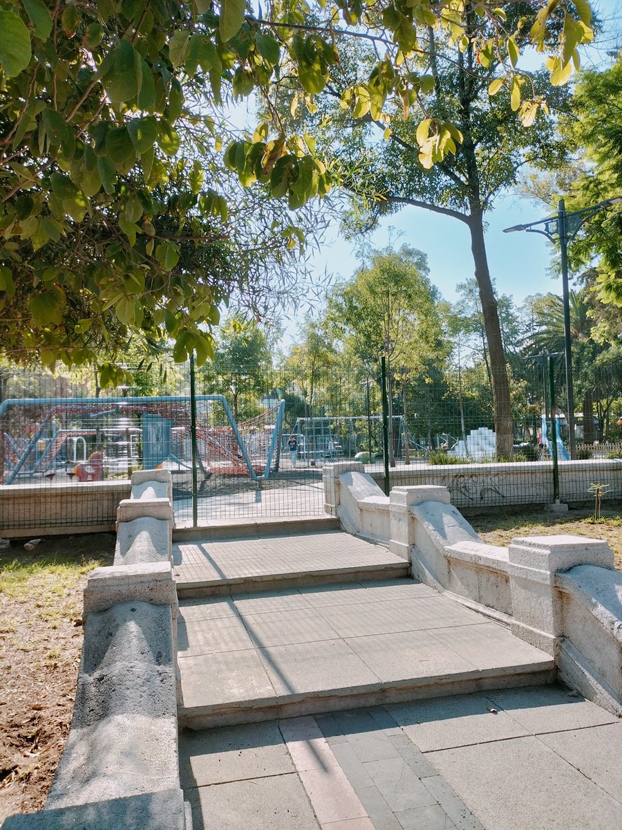 ExploradoresCd's tweet photo. 🚨Lo que le hizo @SandraCuevas_ al #JardínPushkin en la @AlcCuauhtemocMx va en contraposición de la seguridad🚨
#HackeandoLaCiudad   

Aquí puedes ver el mapeo 👉🏾🗺️ https://t.co/M7EAxD4lM0

Abrimos 🧶1/13 para explicar el porqué 🧐👇🏾

Créditos de las fotos @ElBarbonEse https://t.co/CgmA1lAkbs
