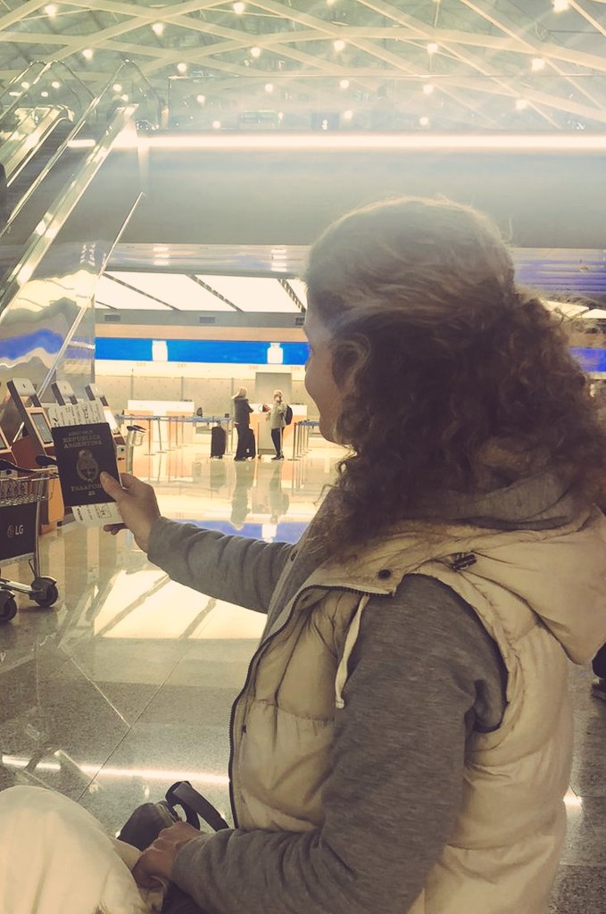 solerumposta's tweet photo. El día llegó, amigos!
Me voy con mi amor! 😊❤️
Hoy empieza mi nueva vida...🙏✨ ✈️ https://t.co/WBcFj0jUvh
