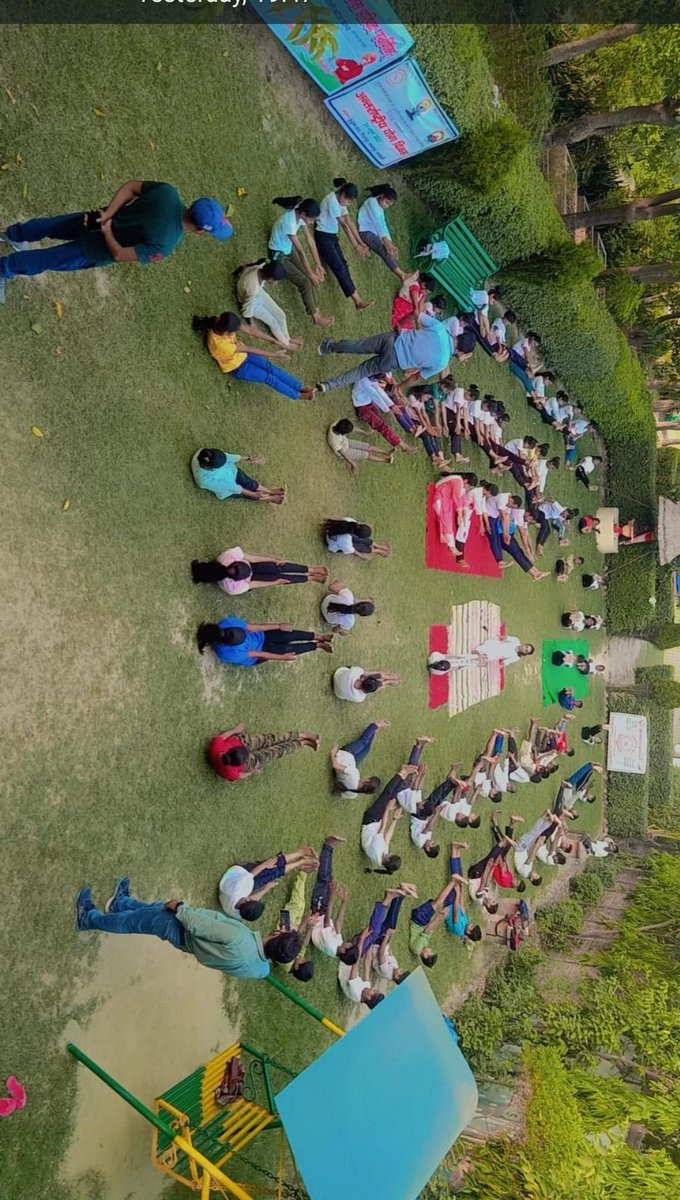 DcpuV's tweet photo. #YogaforOneWorldOneFamily
#YogaforVasudhaivaKutumbakam 
वाराणसी जनपद के सभी बाल देखरेख संस्थाओं एवं जिला बाल संरक्षण इकाई में योग दिवस का आयोजन किया गया।
@MinistryWCD
@Varanasi_DM @VaranasiCdo @UPMahilaKalyan @tweetjawed1 @UPGovt @PreeteshKTiwari @Mishr26 https://t.co/uU0qhPDg19