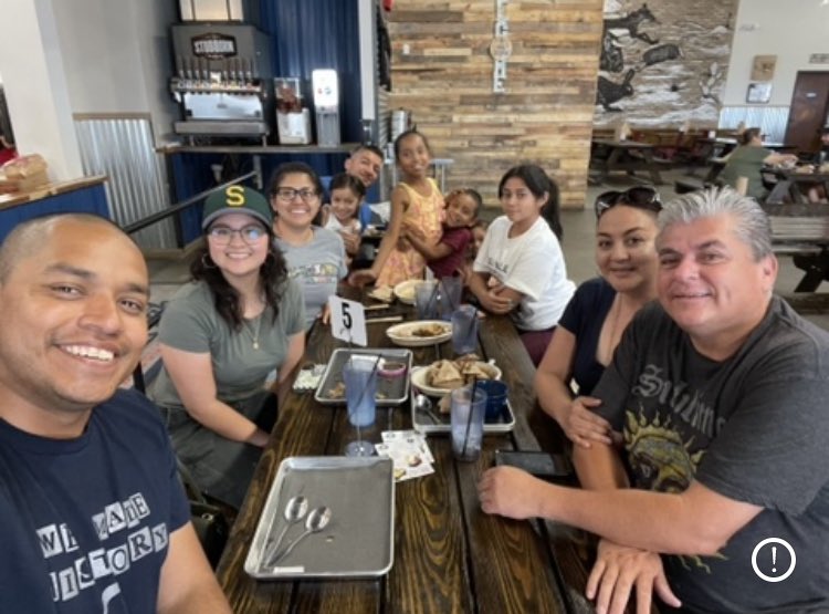 dannyB_WOTS3's tweet photo. Lunch with the @Del_Valle_MS #ESL families. We’ll miss you Ana!! https://t.co/zPDFWLX3zy