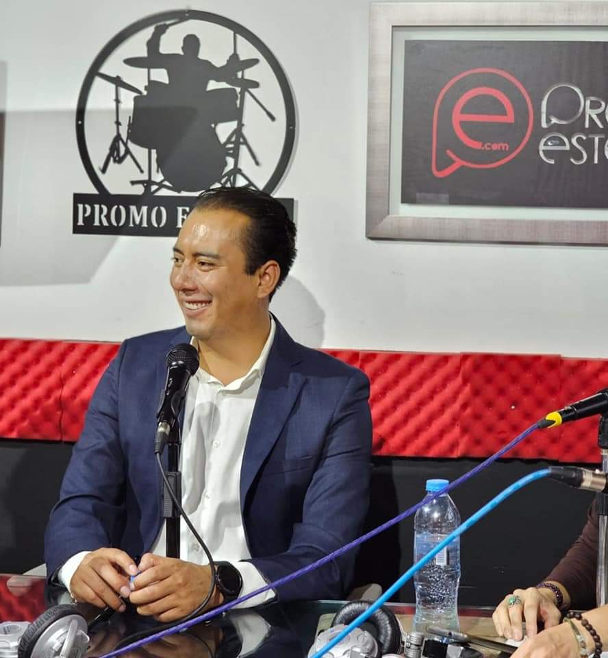 RomanCastroE's tweet photo. #FelizMiércoles 
Agradezco a la estación de radio #PromoRadio y #UnParAlAire el espacio, para invitarnos a hablar sobre el #EmpoderamientoALaMujer
En donde tuvimos a dos invitadas especiales #Nora y #MaríaEugenia en donde nos platicaron la experiencia de la conferencia. https://t.co/le7k5xvwX6