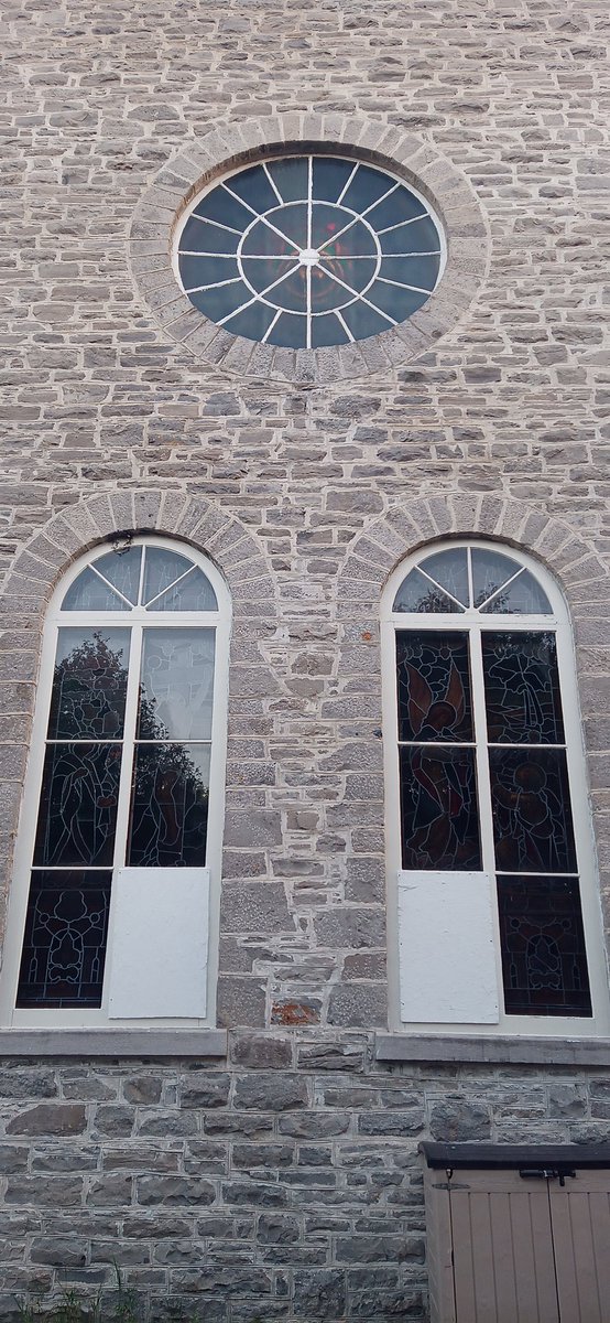 #PrayersUp

Sadly, our #Ottawa #Catholic (#TraditionalLatinMass #TLM #FSSP) Parish has been vandalized

Large rocks through beautiful (maybe 110 to 120 years old) #StainedGlassWindows

Pray for our Parish & for the culprits

#CatholicTwitter
#HateCrime?

stclement-ottawa.org/en/home/