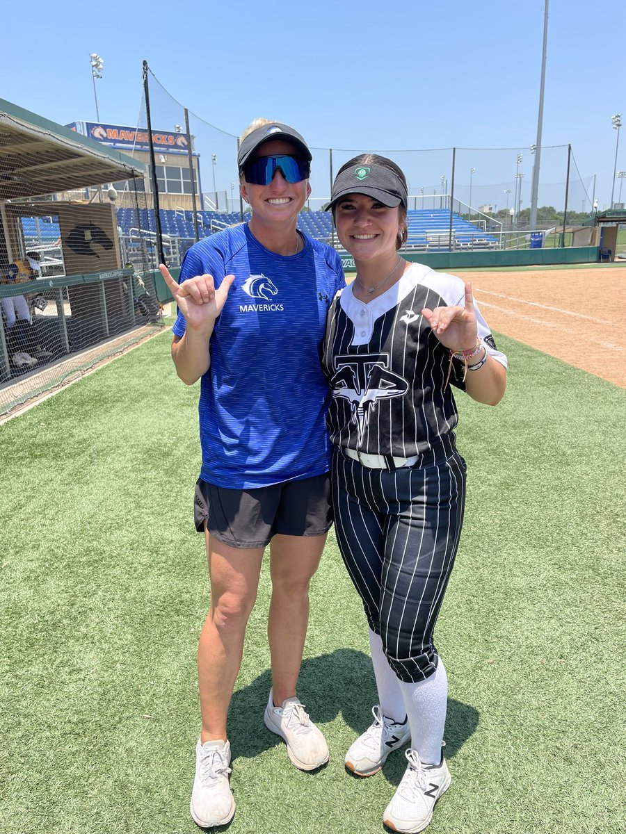 Had a great time Monday and Tuesday at the @UTAMavsSB camp. Thank you @coachkoons, @Kara_Dill and players for the great experience! Loved the environment and the great new pitching drills! @18UTDD @keelimilligan @KenThomas74 @JdChandler78