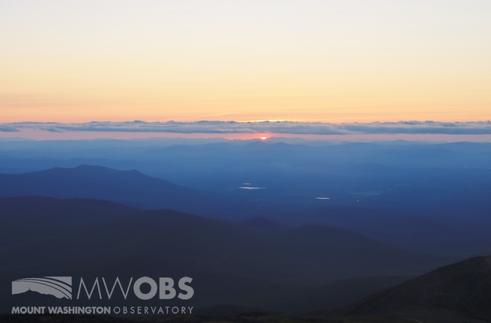The first sunset of astronomical summer 2023 from 6288 ft (1916.5 m).

For what to expect tomorrow, check out our 48-hour Higher Summits Forecast at mountwashington.org/experience-the…

#NHwx #nh #sunset #SummerSolstice2023 #summer2023