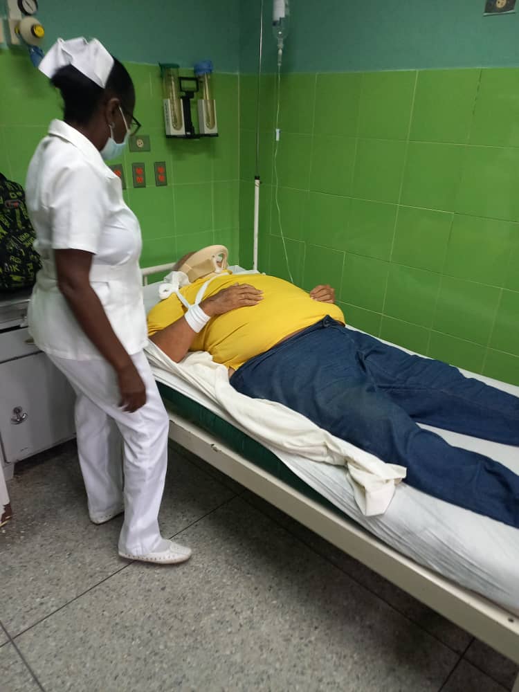 Que el pueblo venezolano reciba el mejor servicio de salud docente y asistencial es prioridad para la Misión Médica Cubana.

#CubaPorLaVida 🤎 
 #CubaCoopera🤎