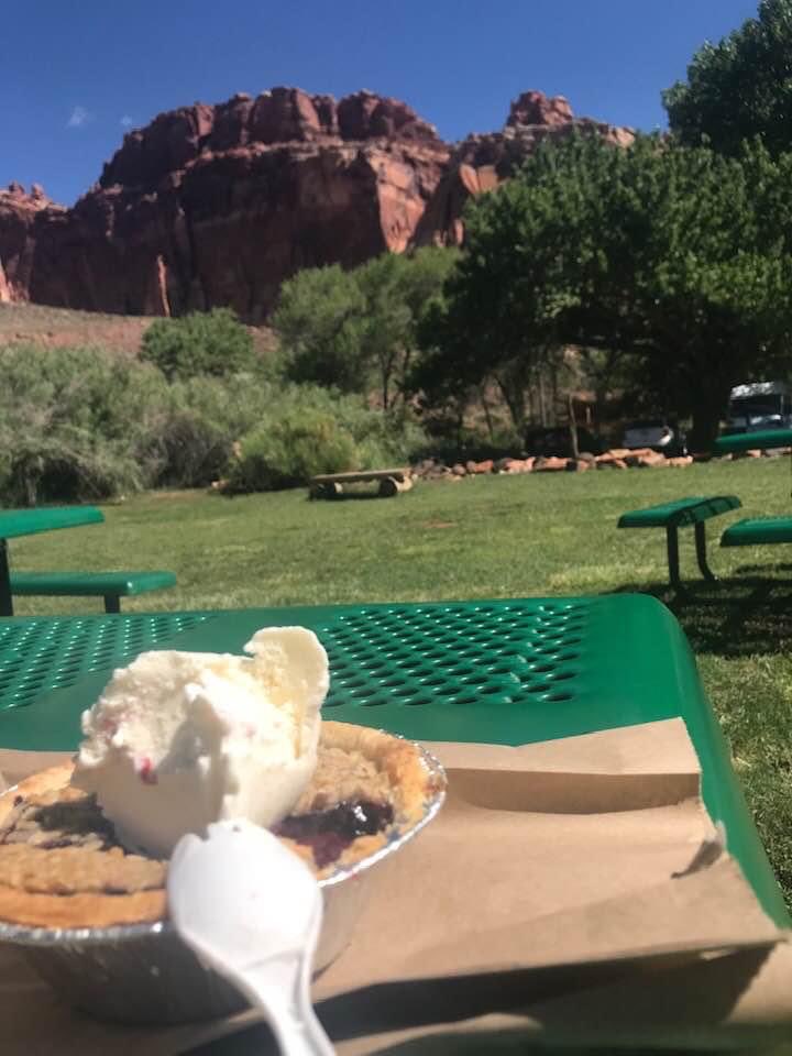 billbryant2328's tweet photo. One of the best strawberry rhubarb pie I’ve had and homemade ice cream. Had to go to Utah and ride my bike an insane distance to thoroughly enjoy said pie but it was so worth it #capitalreef https://t.co/b0W7JvTNJ0