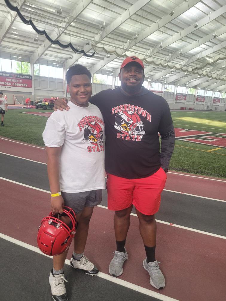 ShadCurryJr1's tweet photo. Glad to attend the YSU big man Camp
@Coach_DGibson https://t.co/VYBMOhXtif