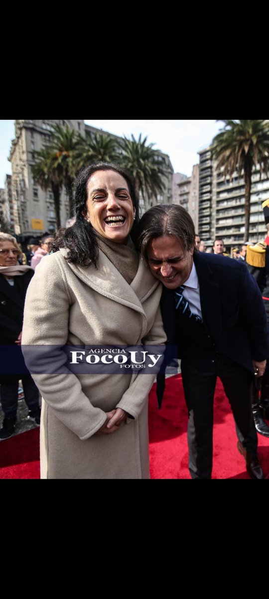 zapa1891's tweet image. ...y en eso Heb*r me dice &quot;servime un whisky&quot; le pregunto &quot;dos o tres dedos?&quot; &quot;bueno la verdad según cuanto tome me podes meter hasta la muñeca&quot;...#humoringles