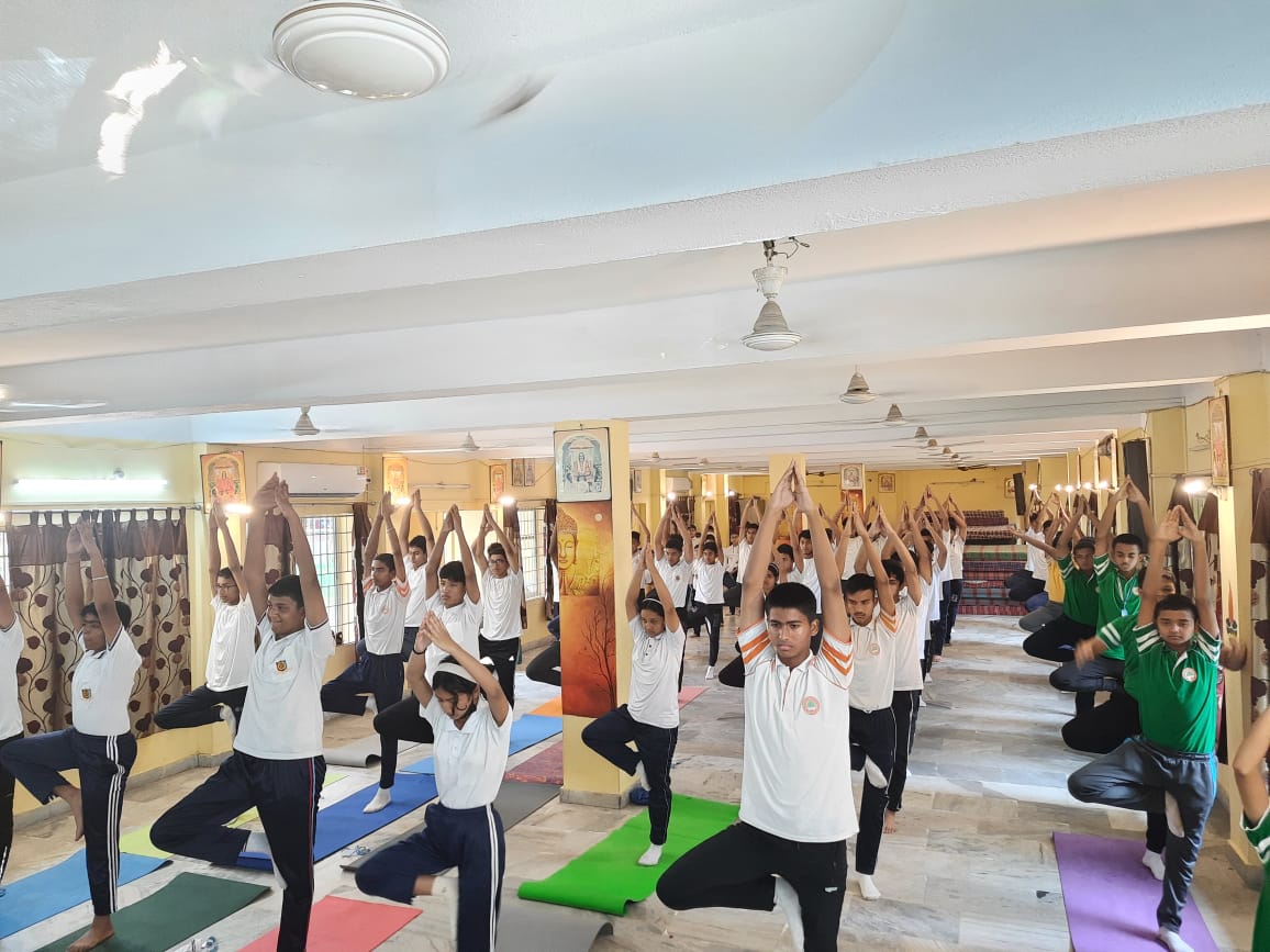 prodefgau's tweet photo. Cadets of 50Assam Air Sqn NCC carried out yoga at  various educational institutions and at  unit premises  to mark the International Day of Yoga. https://t.co/kcU6CGdEbC