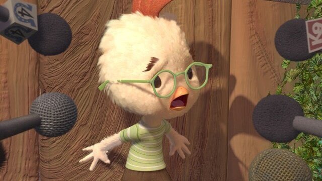 Chicken Little will appear in Disney’s short film ‘ONCE UPON A STUDIO’.

(Source: laughingplace.com/w/articles/202…)