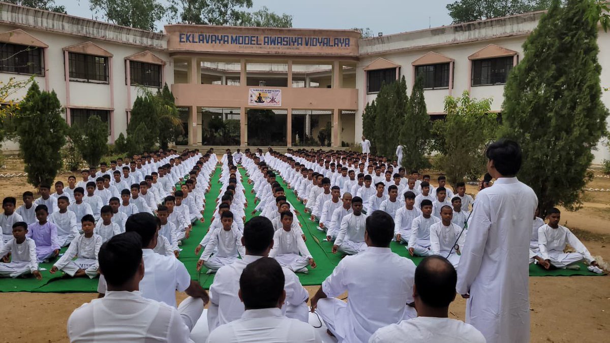 KPS_AOC's tweet photo. #InternationalYogaDay2023 executed with diligence at #EklavyaAwasiyaVidhyalaya Tamar managed by KPS. Kudos to our teachers and students. The photos speak volumes of their commitment, sincerity and eye for perfection.@PMOIndia @EduMinOfIndia @TribalAffairsIn @HemantSorenJMM https://t.co/aVvzAGg45R