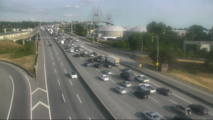 ⚠️REMINDER - #BCHwy91 southbound vehicle incident blocking a right lane at the south end of the #AlexFraserBridge. Expect major delays due to congestion. drivebc.ca/mobile/pub/eve… #RichmondBC #DeltaBC #NewWest