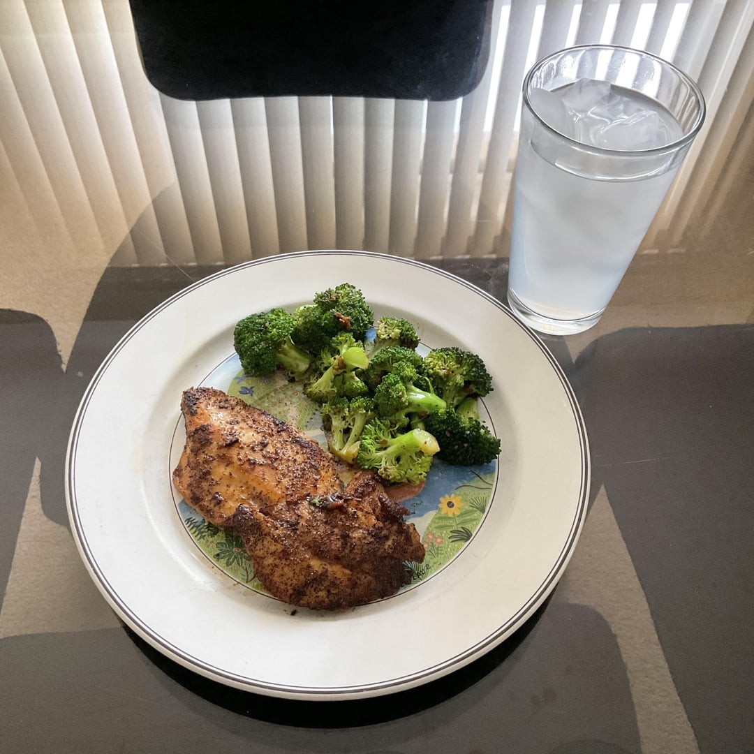DiningCooking's tweet photo. Garlic Butter Chicken and Broccoli
#Dinner #DinnerTonight #Tonight #WhatIsForDinnerTonight
https://t.co/0Nn3pgrvIH https://t.co/us1d3hOyTg
