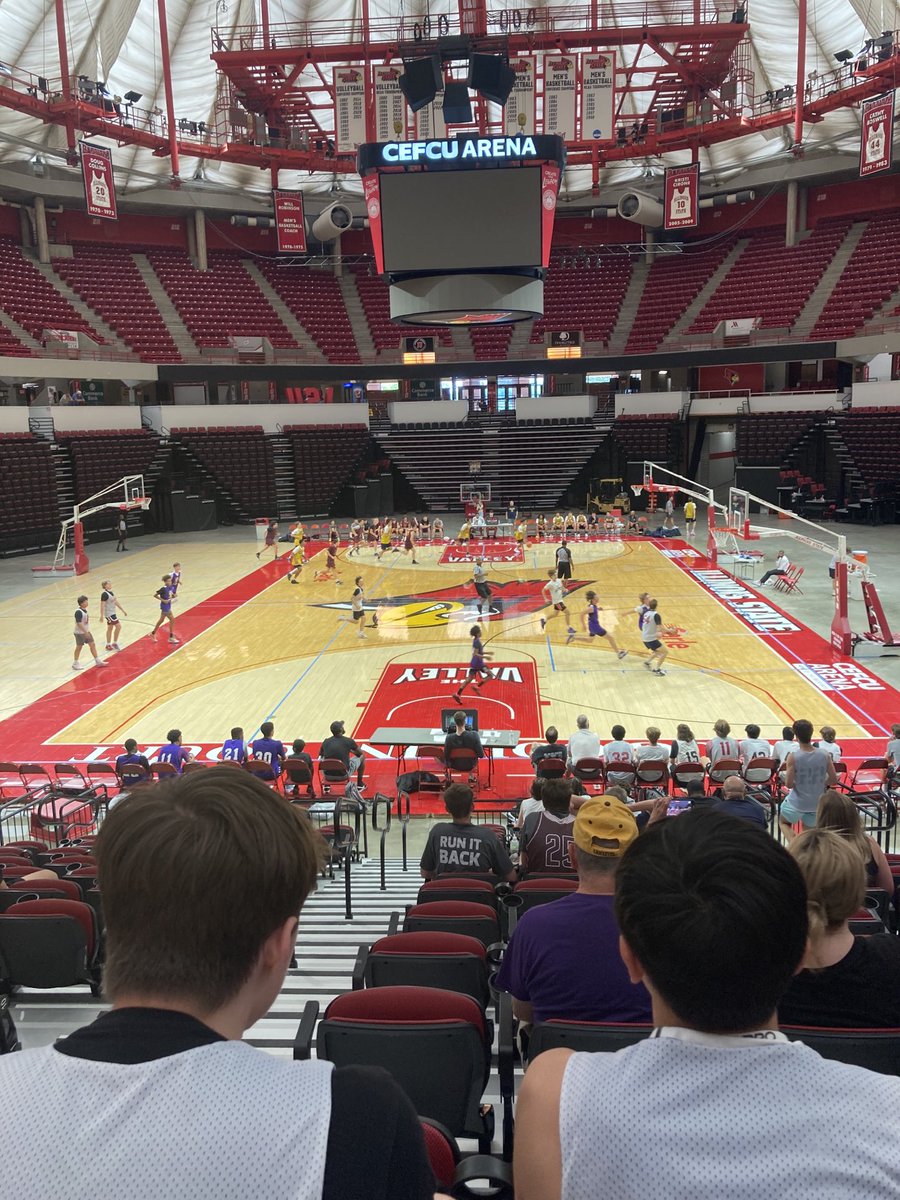 Great ending to a fun day at ISU as Dylan Einhorn hits a game winner in our last game. Thank you ⁦<a href="/Redbird_MBB/">Illinois State Men's Basketball</a>⁩ for having us. Go Cougars!