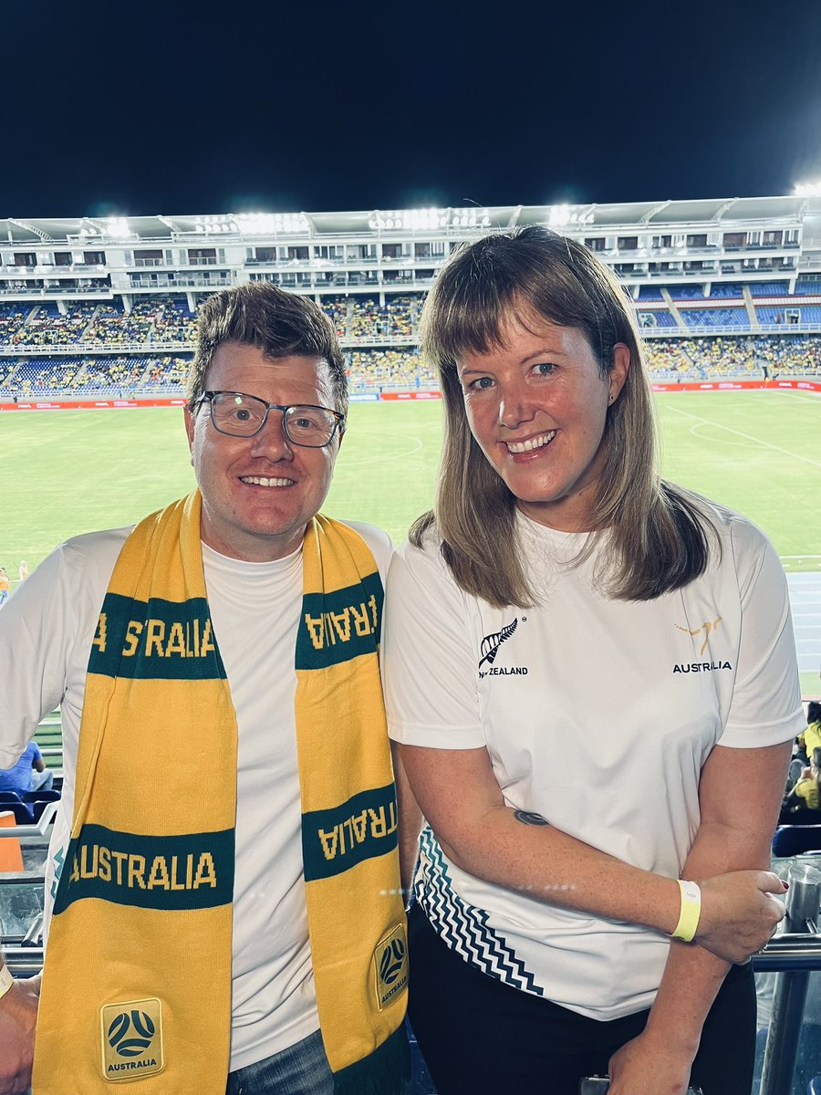 NZinColombia's tweet photo. Un clásico en el Pascual. ⚽️
A esta hora la embajadora Stilwell asiste al partido amistoso Panamá Vs. Colombia en la ciudad de Cali. En la foto con un viejo amigo de la casa, el encargado de negocios de Australia, Bernard Unkles. 
¡Vamos que vamos Colombia!
⚽️🇨🇴💛💙♥️@AusEmbCO https://t.co/phPUokcaMZ