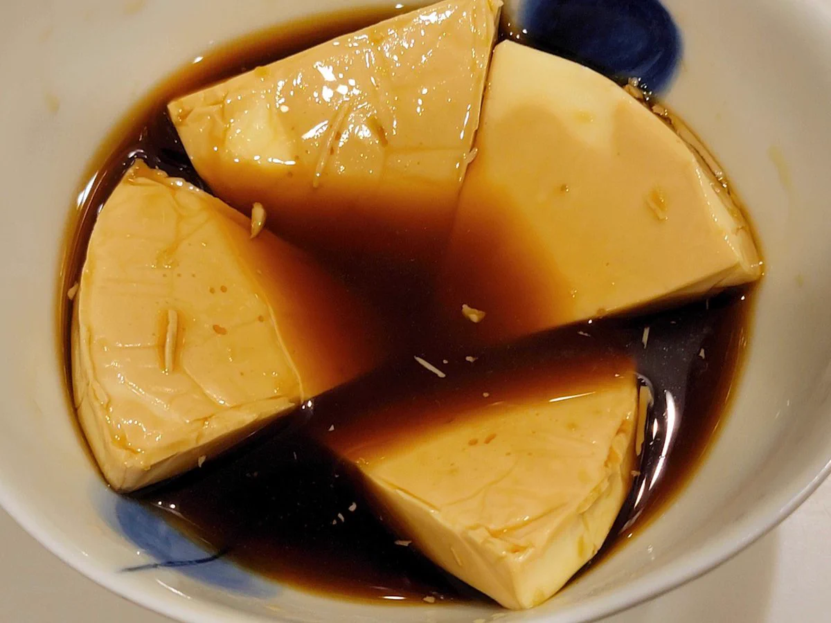 漬けるだけなのに、止まらない美味しさ！おつまみにピッタリ「6Pチーズのわさび醤油漬け」。