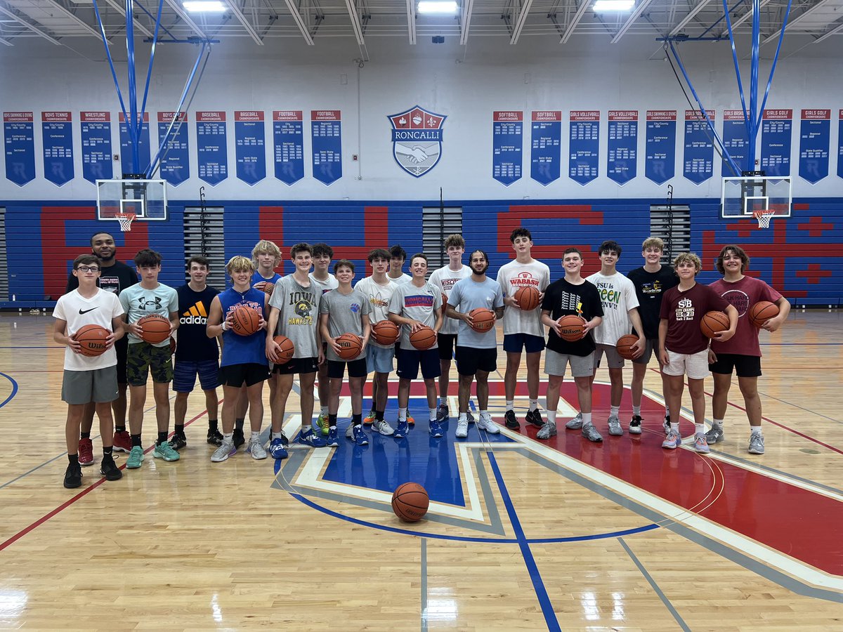 kylejguy's tweet photo. Great 2 nights training this week with Great HS programs!!! Roncalli &amp; Greenfield Central 🔥🏀 WHO’S NEXT?

TAP IN with us if you want real players &amp; coaches training you 🫡 

@RunTheShow_ https://t.co/5ohXpodCOD