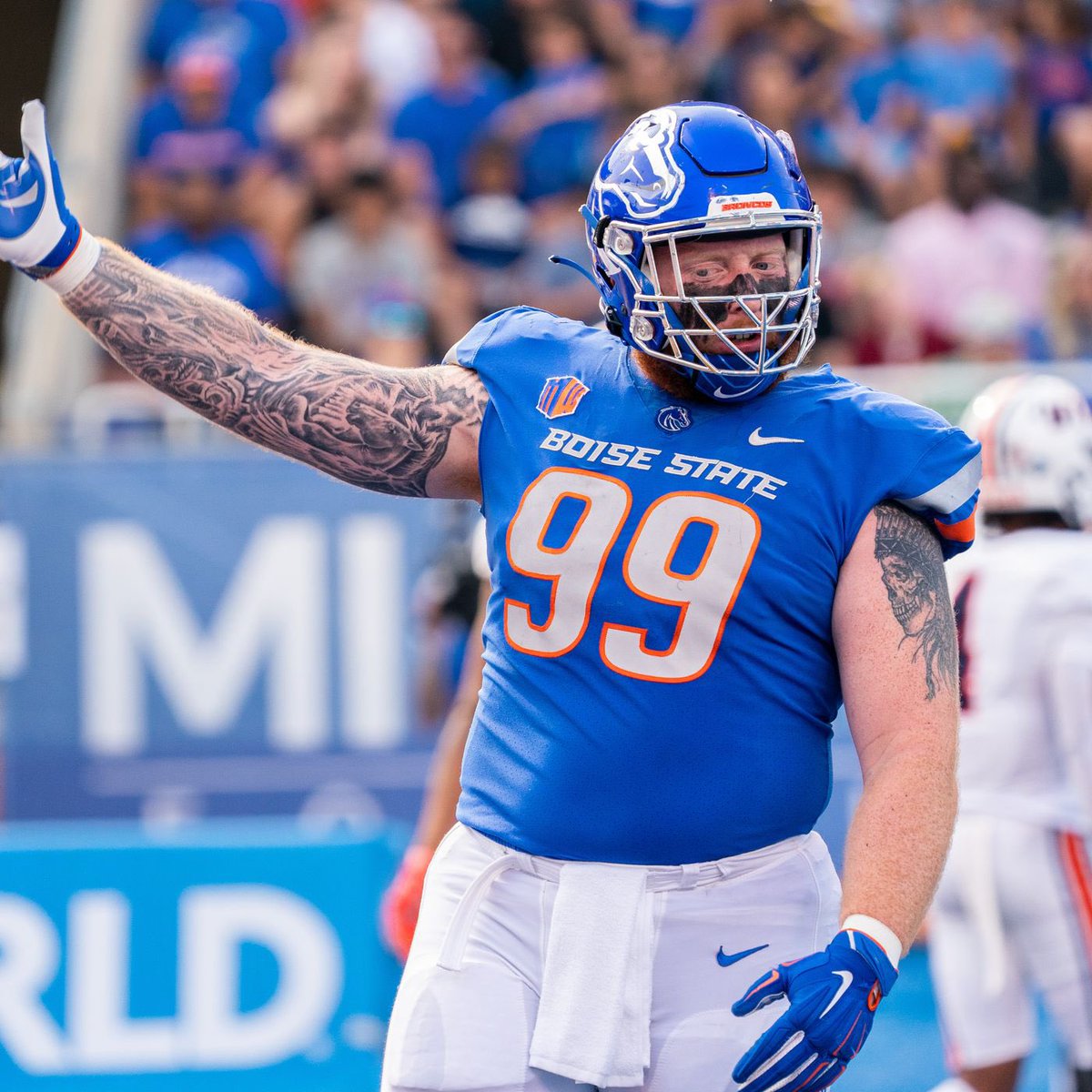 After an amazing unofficial and talk with @AABroncoHC, <a href="/CoachChinander/">Erik Chinander</a>, &amp; <a href="/Coach_SD/">Spencer Danielson</a> I am blessed to announce I have been offered by Boise State University!! All Glory to the Man Above!!🟠🔵

<a href="/BrandonHuffman/">Brandon Huffman</a> <a href="/PGregorian/">Paul Gregorian</a> <a href="/adamgorney/">Adam Gorney</a> <a href="/dthedeacon/">Dejon Jernagin</a> <a href="/D_Co0p/">Deontrae Cooper</a> @zanebusekist <a href="/GHawkFootball/">Centennial High School Football</a>