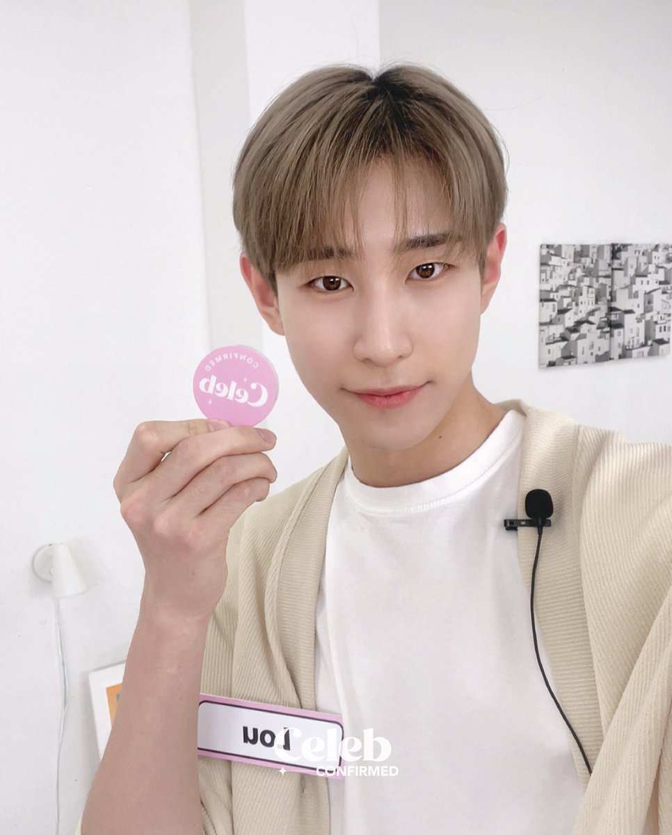 CelebConfirmed's tweet photo. Dropping these selfies over here so #VAMPZ keep 'thinkin bout #VAV day by day’🎶😎

Watch the members being chaotic and extremely funny on our #FanTalk with @VAV_official !☺️

OUT TOMORROW
🎥 June 23, 11 a.m. KST
⭐On Celeb Confirmed’s YouTube channel https://t.co/IUkUJNuzZR