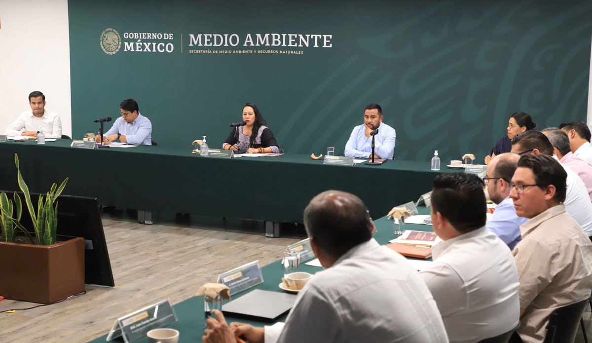 Mary_Luisa_AG's tweet photo. Hoy tuvimos reunión de trabajo y seguimiento con el sector ambiental.

Con ánimo, determinación y en equipo trabajamos diariamente para avanzar en el cuidado medioambiental y de las comunidades. https://t.co/P0YBSxipnt