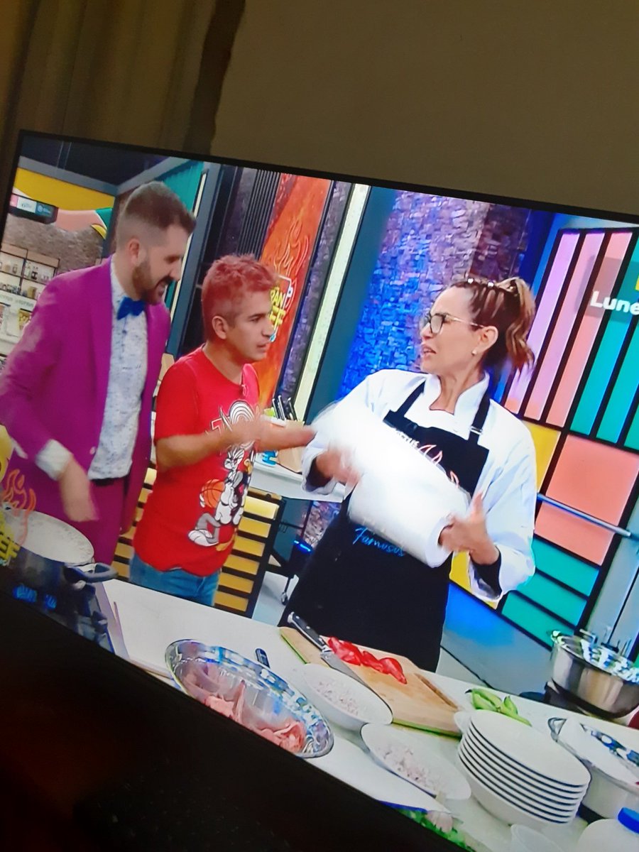 CindyHaneul's tweet photo. Jajajajajaja 
#ElGranChefFamosos https://t.co/E06OuOt9xf