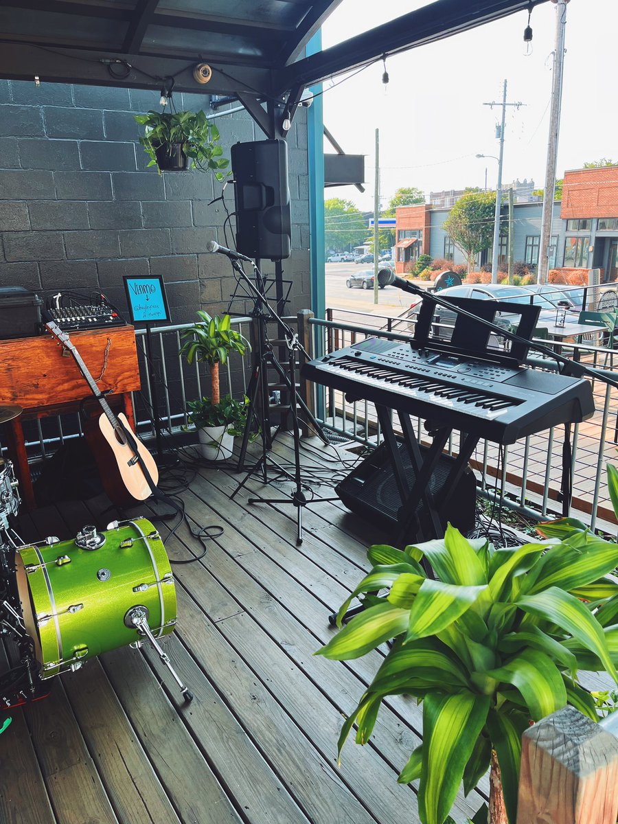 _therestless's tweet photo. It was so much fun performing at @myburgercompany &amp; @amberfallswinery 
over the weekend !!! 🤍🎶 

We have another round of live dates and exciting news to share with you SOON!😊 

#livemusic https://t.co/Pwjz1qYvjg