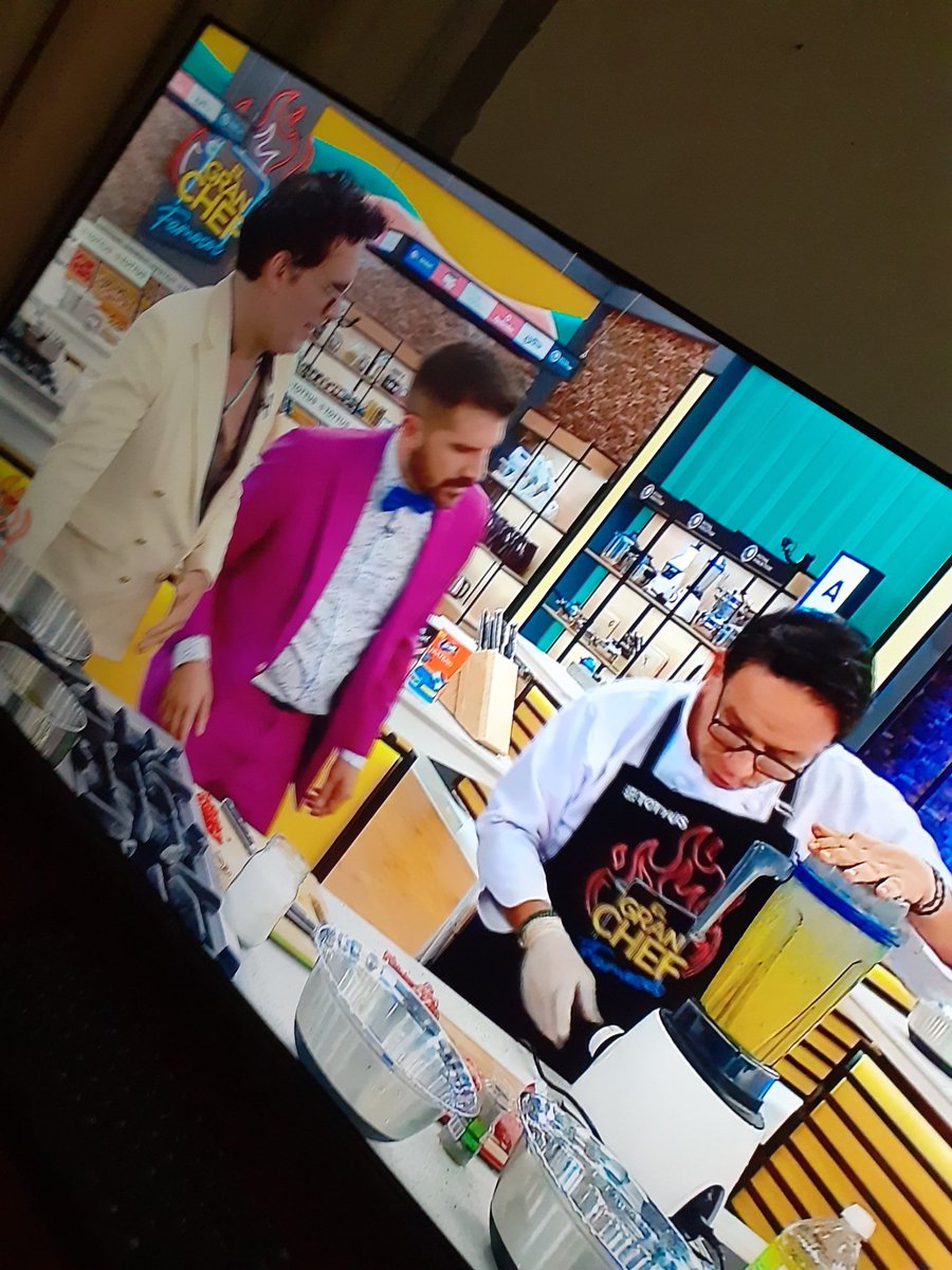CindyHaneul's tweet photo. La dupla del gran Chef
 Patricio y Rondon 😏
#ElGranChefFamosos https://t.co/Au56lHleWk
