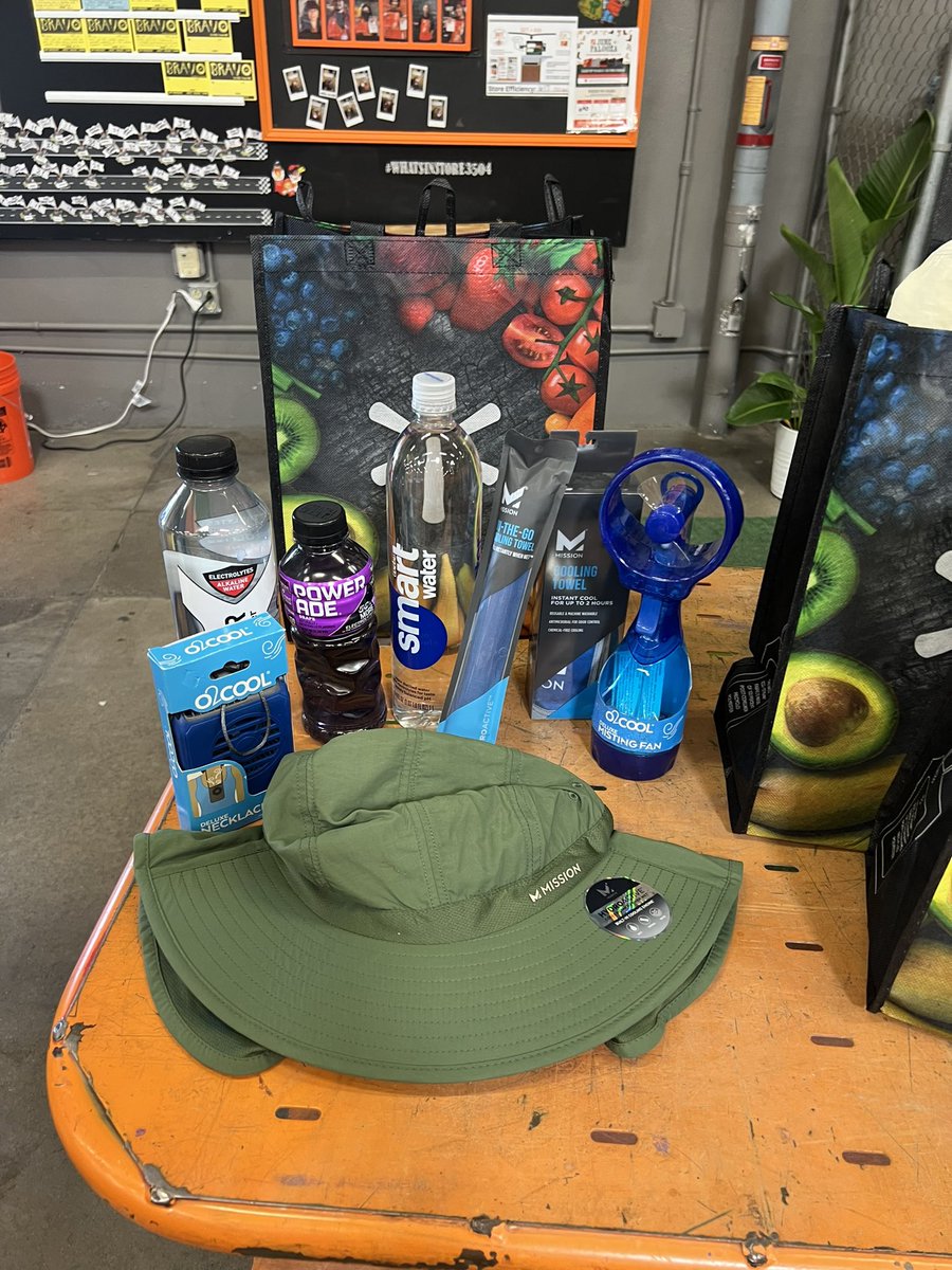 Taking care of our lot associates by keeping them hydrated, cool and ready for this heat! 🔥<a href="/00DREA/">Andrea Baca</a> <a href="/flipflopstm/">Tammy Murillo</a> <a href="/CathyABryant/">Cathy Bryant</a> #whatsinstore3504