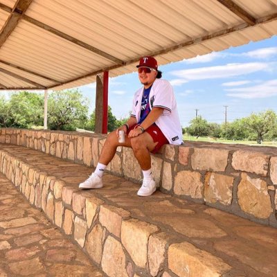 derek tweet media