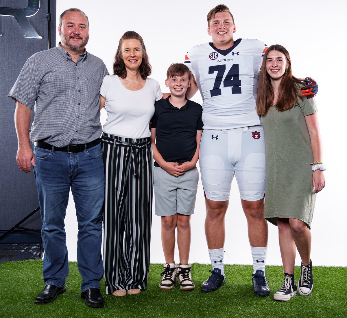 Had an Incredible time at Auburn last weekend, thank you to everyone there for the hospitality! #WDE 🦅 @CoachThornton61 @bigk73 @CoachCox65 @CoachPMonty