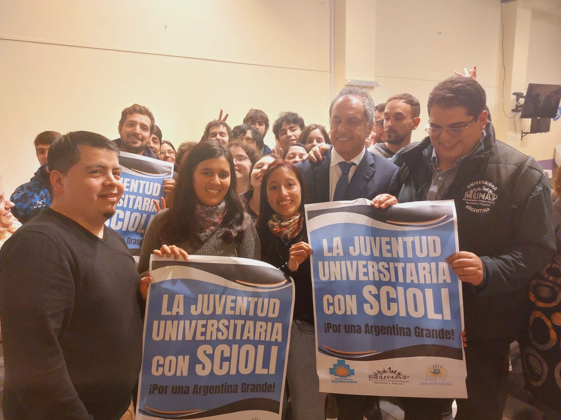 MUNAP_OFICIAL's tweet photo. Nos reunimos con @danielscioli de las necesidades de la juventud universitaria, una argentina productiva con base en el trabajo, queremos estudiar y trabajar en argentina, queremos vivir en nuestro país y hacerlo mas grande cada día
@Arielcosentino1 @paoqblas @Ayelen_Petracca https://t.co/I2mLSWLVBm