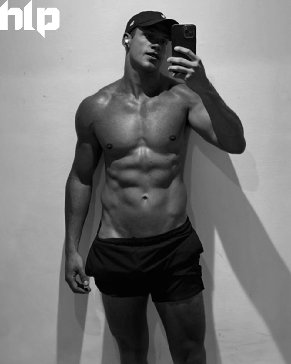 homensdelinguap's tweet photo. An inspiration, the handsome brazilian model  Gabriel Loureiro unbelievably fabulous as ever!! ⚡️🇧🇷
https://t.co/pLAmBQjvtg

#gabrieloureiro
#model #malemodelling #malemodel #brazilianmodel
#mensfashion 
#portrait #portraitphotography #mirrorselfie
#fitnessmotivation https://t.co/Z9owMC4utI