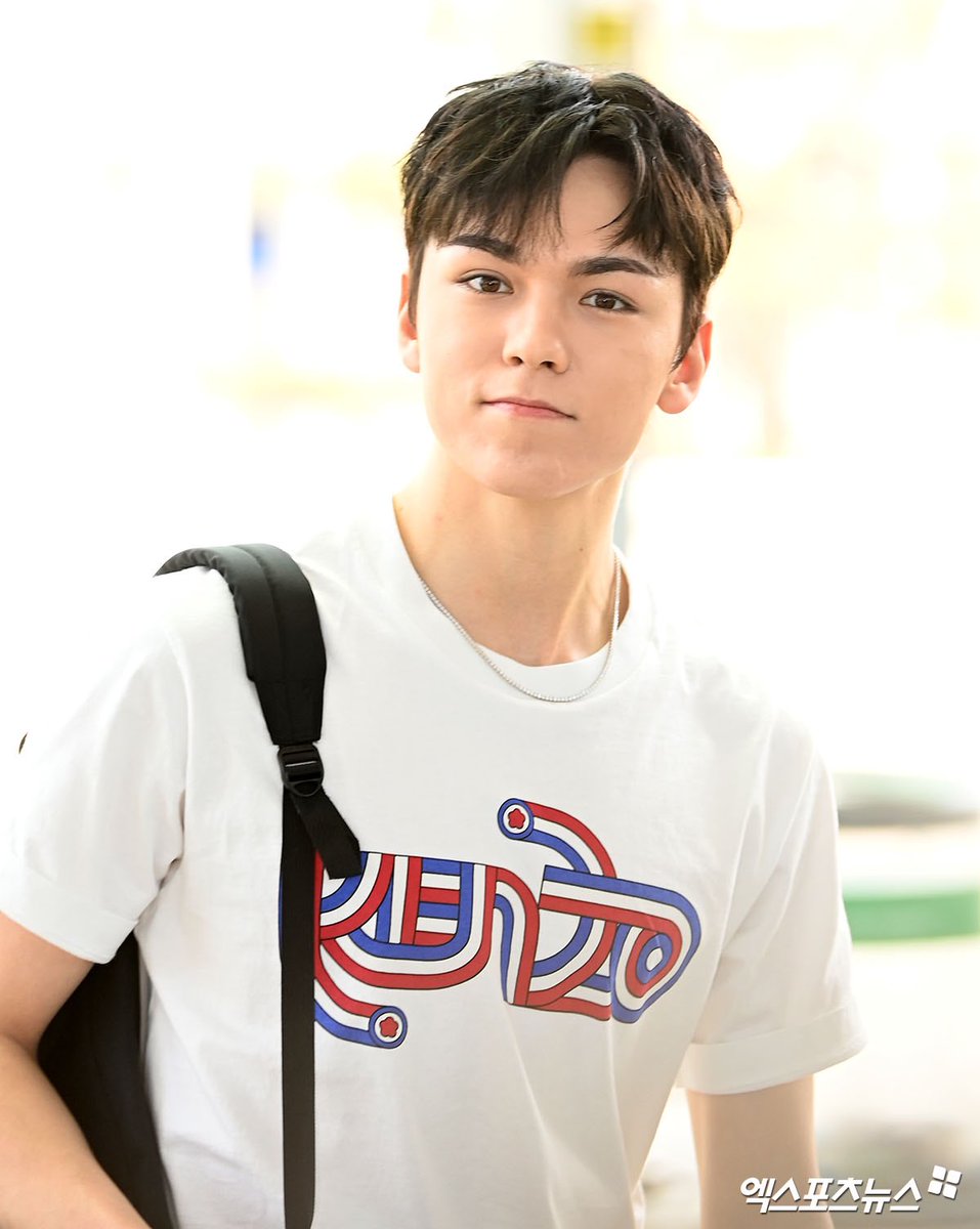 wonubliss's tweet photo. safe skies, vernon 🤍

✈️ paris https://t.co/FYuzK8VFbY