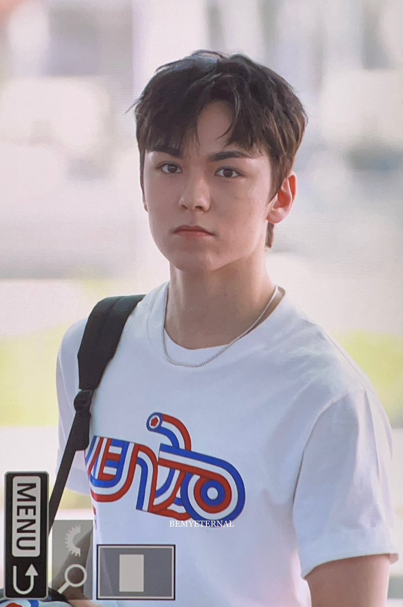 vernacesm's tweet photo. oh god… he looks so damn good https://t.co/DfmtrFXmXi