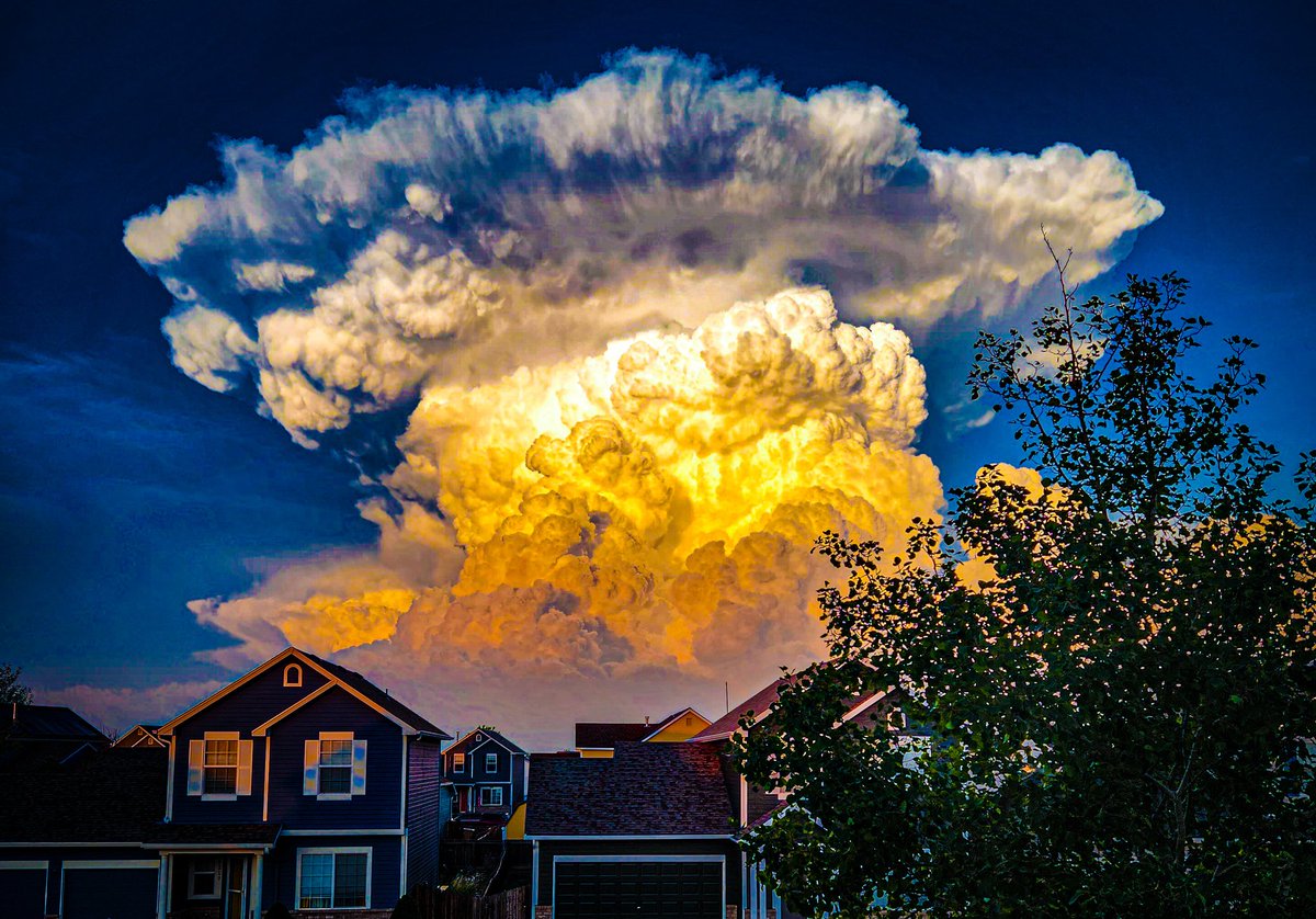DaReAlChAd3's tweet photo. @KKTV11News storm cloud from Colorado Springs. https://t.co/SD07NBvMEL