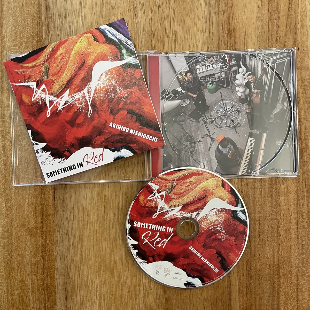 akinishiguchi's tweet photo. 新作「Something in red」本日発売🎊📣
去年11月岡本太郎記念館のアトリエにて収録しました。
早朝より集合し心地よい緊張感の中での録音が思い出されます。
CDは各CDショップ、bio内のリンクよりお買い求めいただけます。DMでもお気軽にご連絡ください。ぜひお楽しみください! https://t.co/5kOIniBxxN
