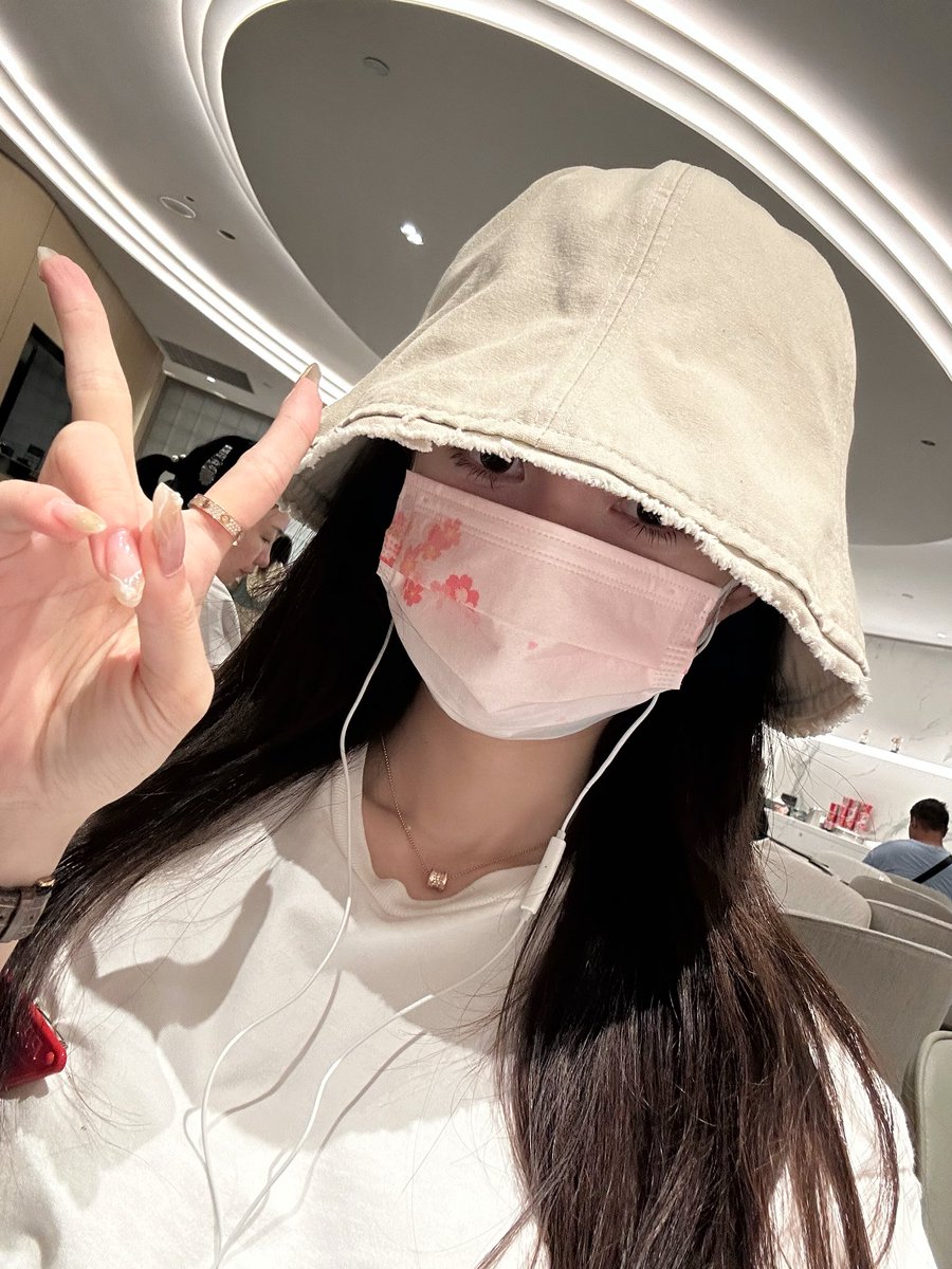 粽子节快乐🥳
今天看到大饼突破30000 决定快乐的回重庆😂 
宝子们都在哪过节呢～ https://t.co/aSJugQapxl
