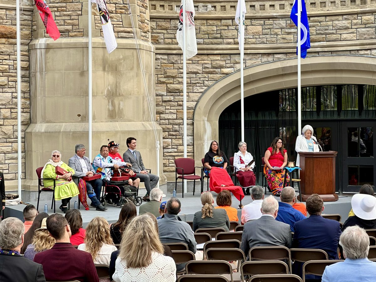 ChiefRoseAnne's tweet photo. 1/ Happy Summer Solstice & #NIPD2023!
My day in Ottawa was uplifting. It started w/ the raising of the #Survivors flag on the Hill, where the gov’t has committed to changing the flag every season. Survivors delivered heartfelt speeches about the #HealingPathForward https://t.co/ZHaxFiBvLr