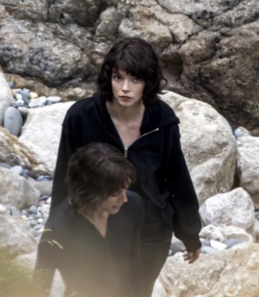 anyafolders's tweet image. 