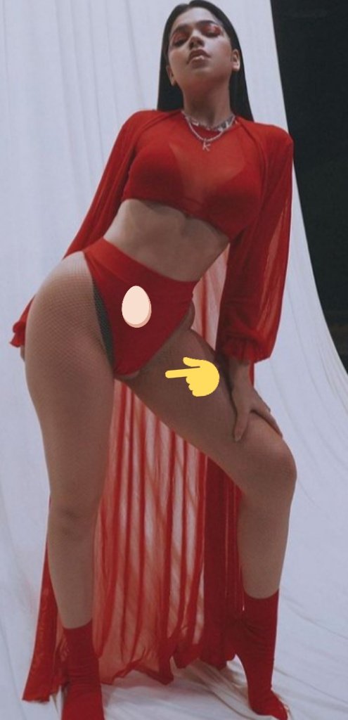 bucandoalupe's tweet photo. @KimberlyLaoiza_ @huevo A la única que se le salen los huevos es a Kenia os.🤭 https://t.co/W0ooJVZ5TQ