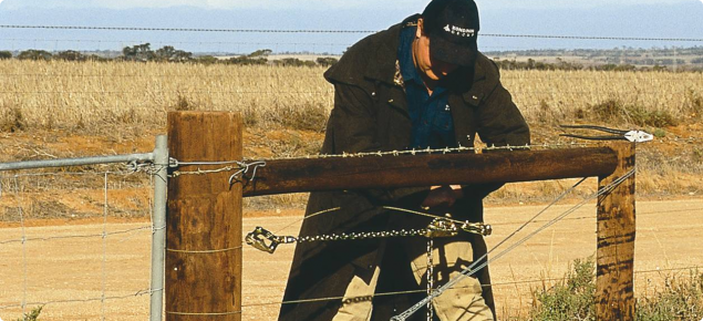 RawcsA's tweet photo. Attention NSW Primary Producers,
If you are in the NSW region of Byron, Tweed, Lismore, Mid-Western and require fence rebuilding, this project may assist you.
NSW Fence Rebuilding see weblink:  https://t.co/YGxltnjGJ7 https://t.co/rpJX598sYo