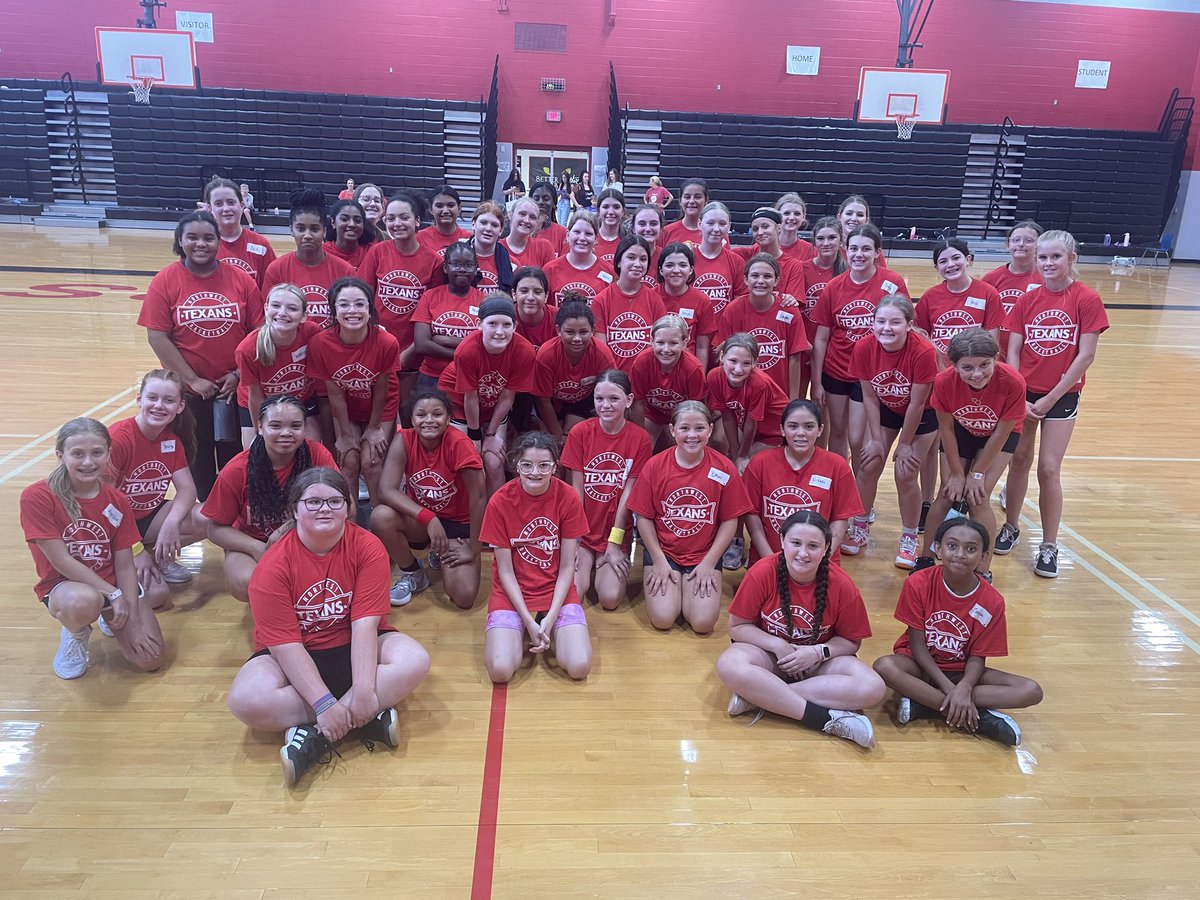 ladytexanbball's tweet photo. We’ve had the BEST week at camp! Our campers worked hard, had great attitudes, were coachable, and most importantly were great teammates &amp; had great character! Our hard working, high character culture runs strong and deep! We are so excited about our future Texans! https://t.co/VnsqUAhVPT