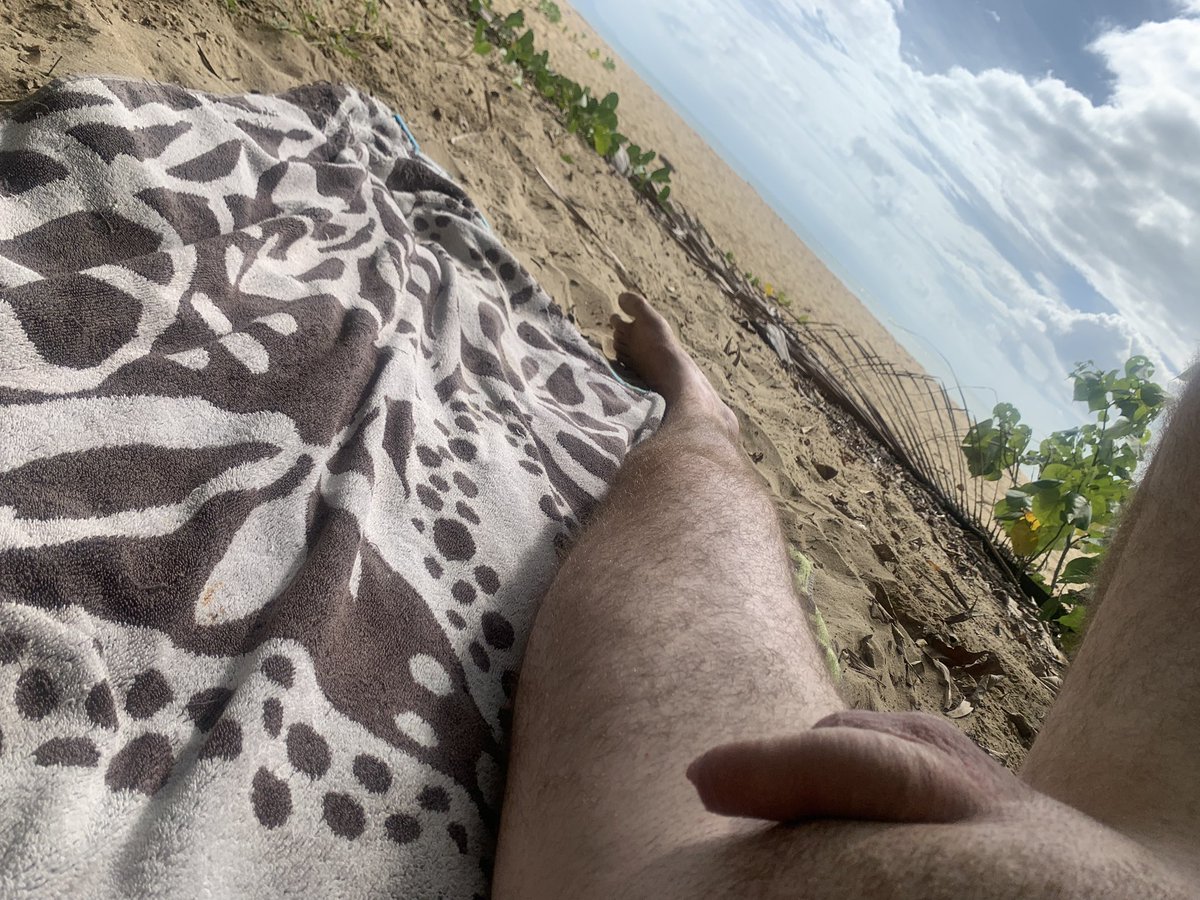 Aajay2022's tweet photo. Just at Buchanโs point today for a chill day
#buchansPoint #nude #nudebeach #explorecairns #dicksout https://t.co/Y3iFuIlxu1
