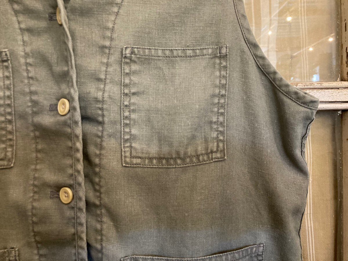 ・・・商品紹介・・・

Eddie Bauer ベスト

下北沢 古着屋
meadow by flamingo