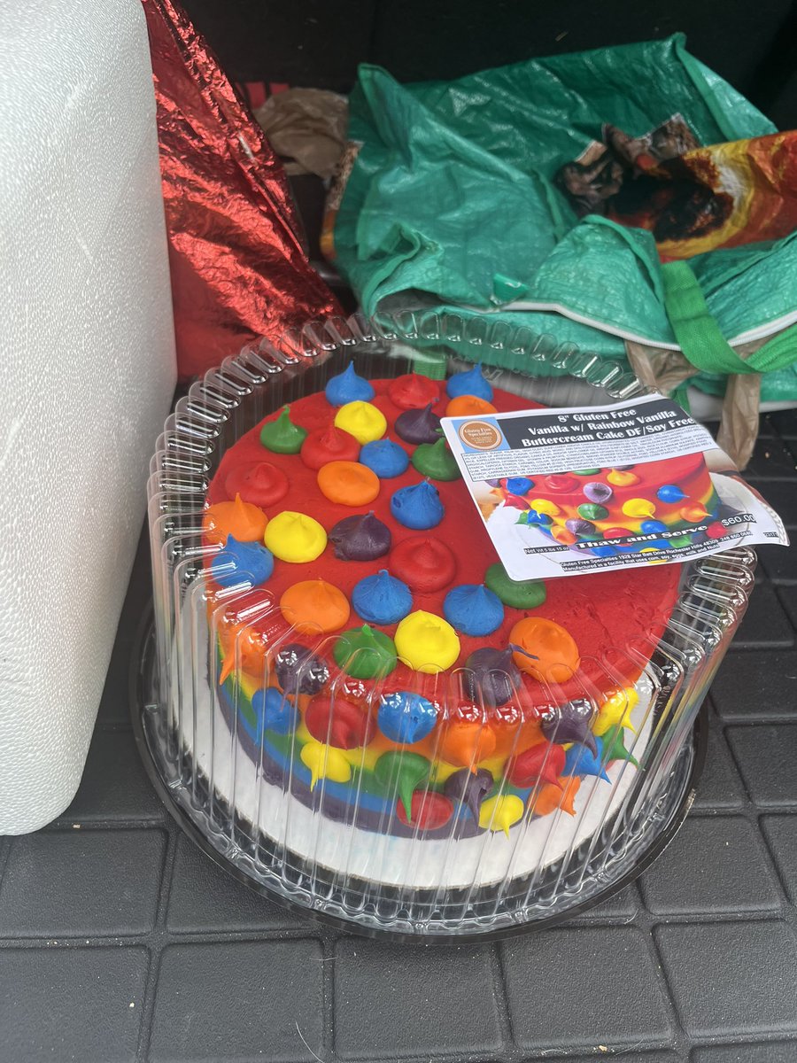 Got a gluten free and dairy free cake for my niece from Gluten Free Specialties <a href="/mackaracka/">mac</a>…hope she likes it!