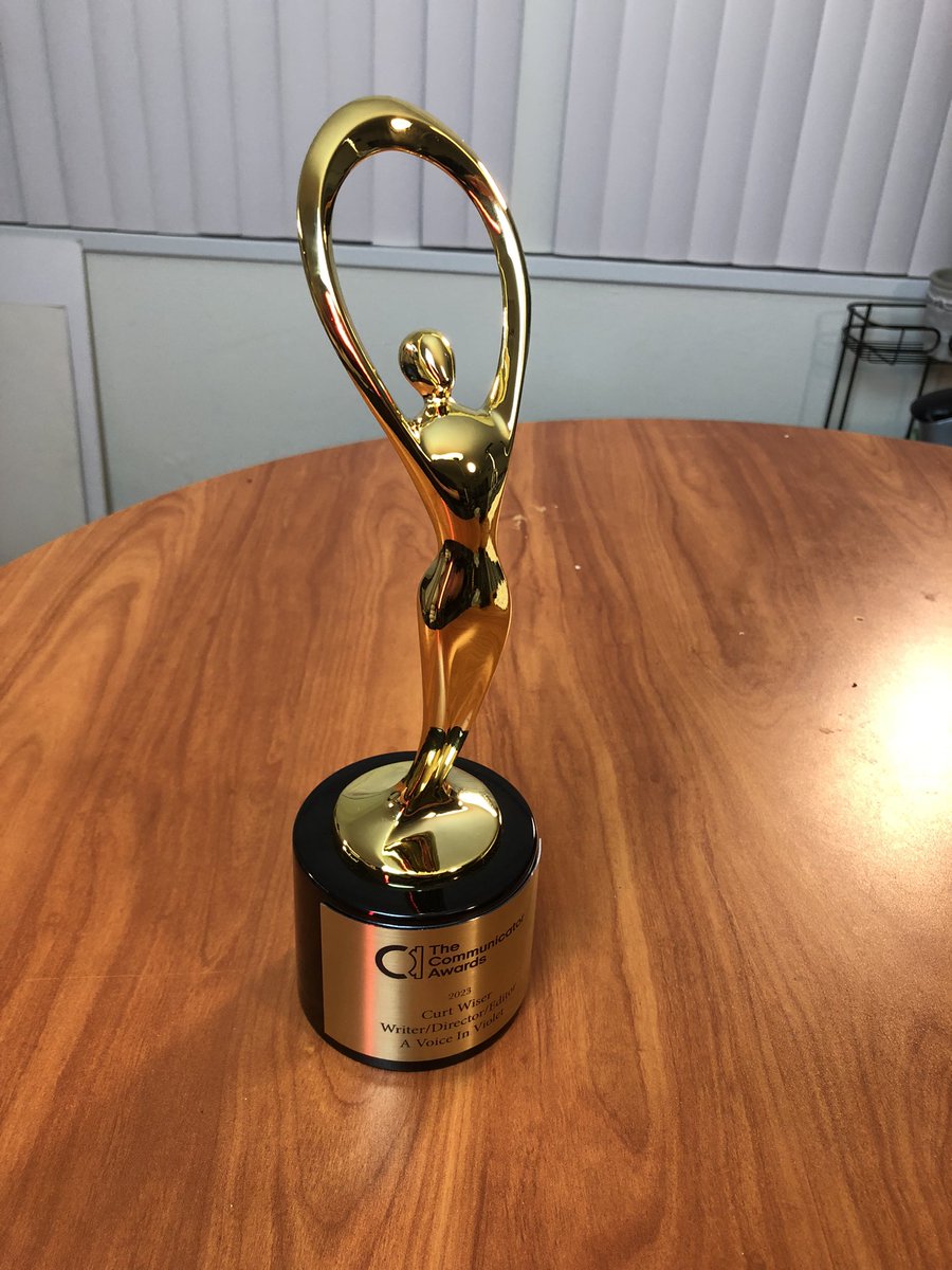 CAMGIRL_movie's tweet photo. Received my @commawards for our #audio Series A Voice In Violet! This is a team win for Producer/Lead @BrookeLewisLA #nelsonlee #bronsonpinchot @EricEtebari @NikkiBlonsky @wilsonjheredia_ Music #fawn Composer - @CrimsonFaced #award #podcast #thriller #drama #audiodrama #aviv #pod https://t.co/5s196BZba9