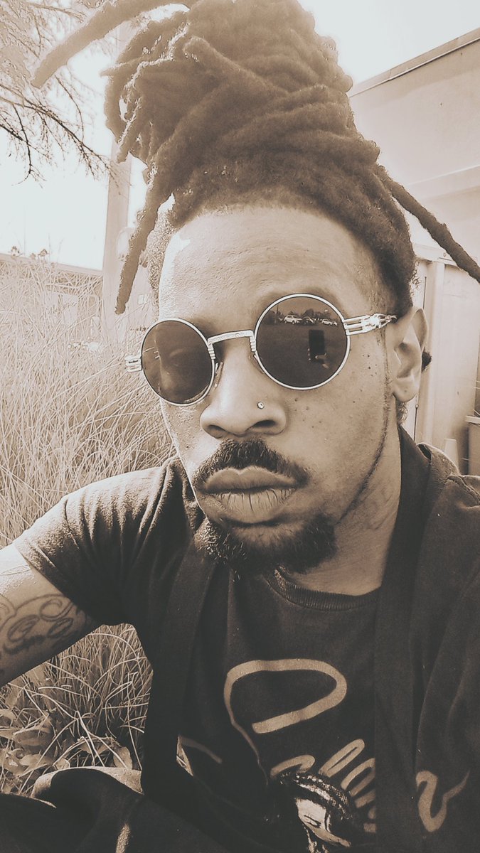 MavyRemorseless's tweet photo. Hump day 😎🤟🏾 https://t.co/ZDypfEqFha