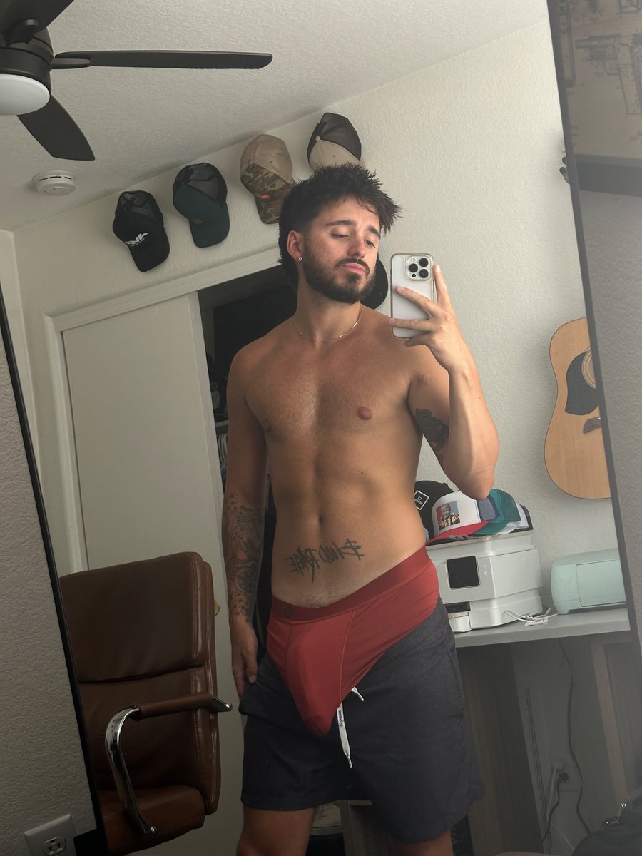 16225Saylav's tweet photo. bottoms rt 🙏🏽 #fitness 
https://t.co/xix9q4qczZ https://t.co/Rad8aP5Rb9