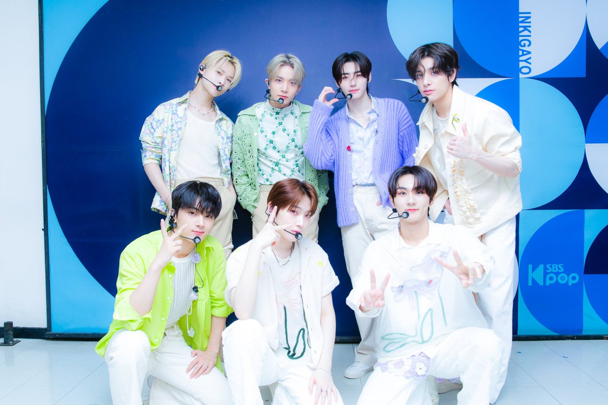 With bright outfits full of flowers on the Inkigayo stage, we officially declare that the promotional period for Dark Blood album has ended. We close the promotion period with the song Sacrifice (Eat Me Up), see you on the next comeback ENGENE!

▶ youtu.be/2vimvJR8z4c